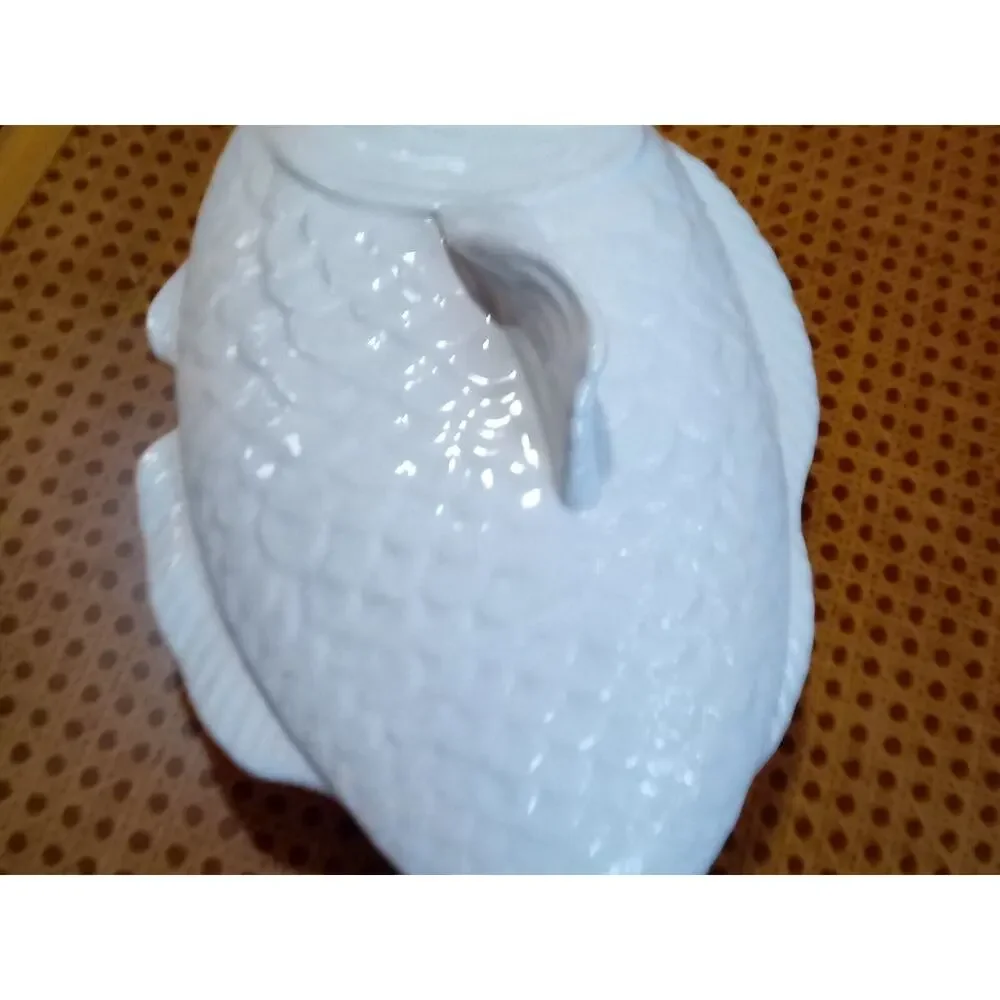 Vintage CALIF USA White Ceramic Ovenproof Fish Shaped Lidded Casserole Dish